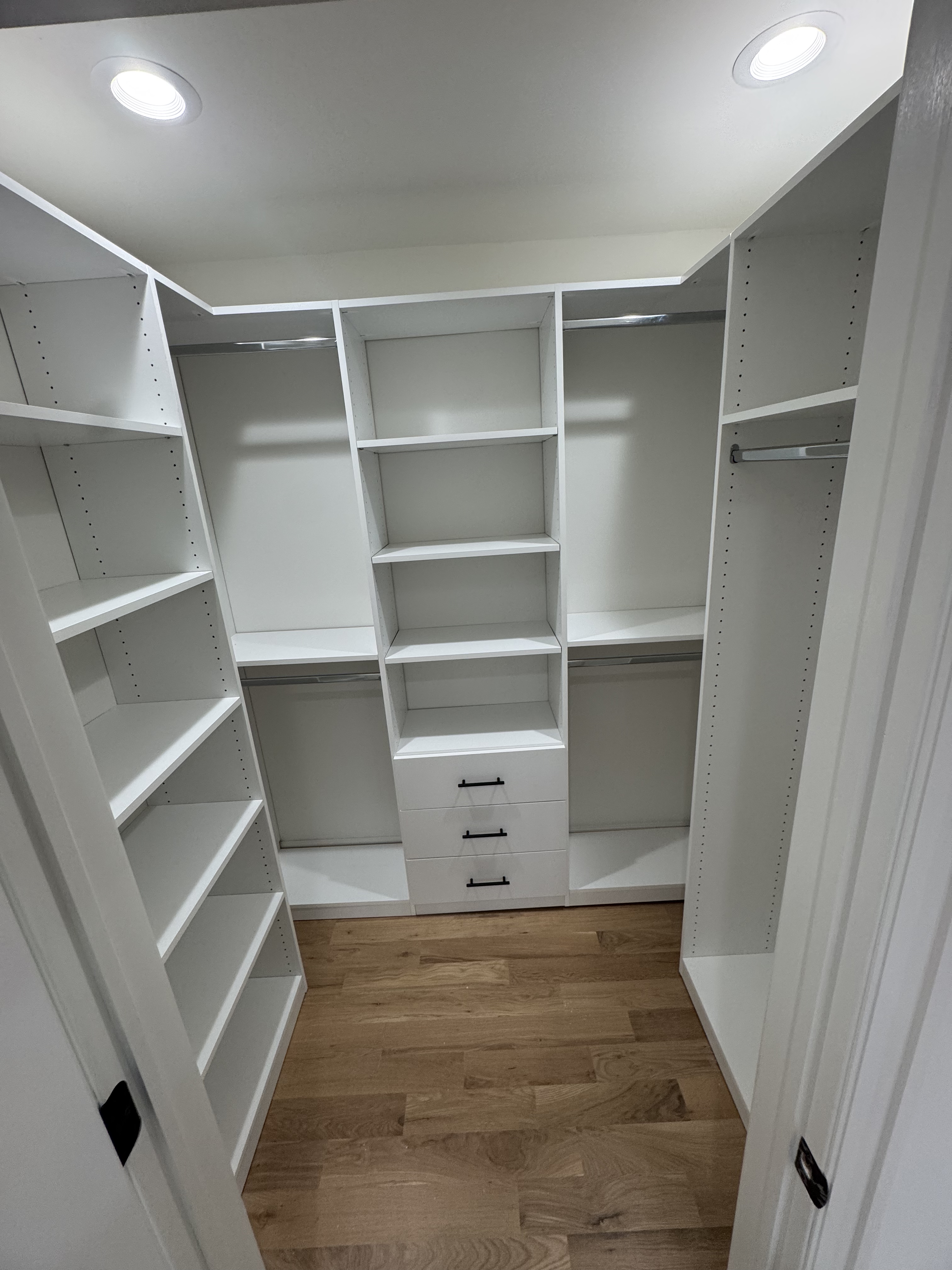 Small Walk-In Closets
