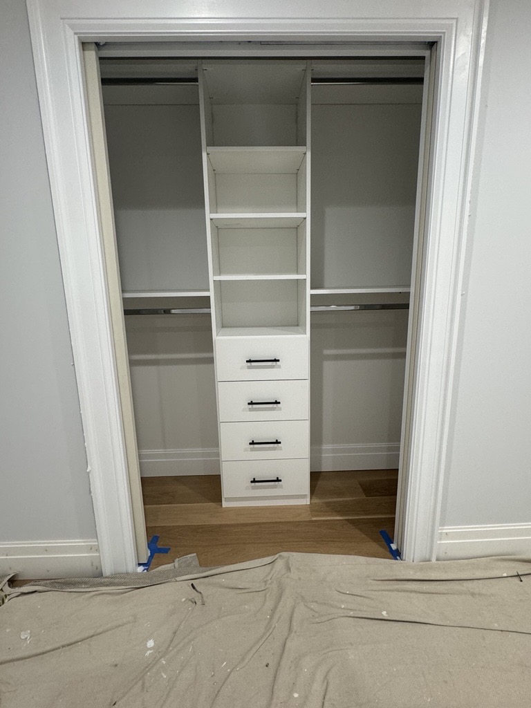 Reach-in closet Nassau County